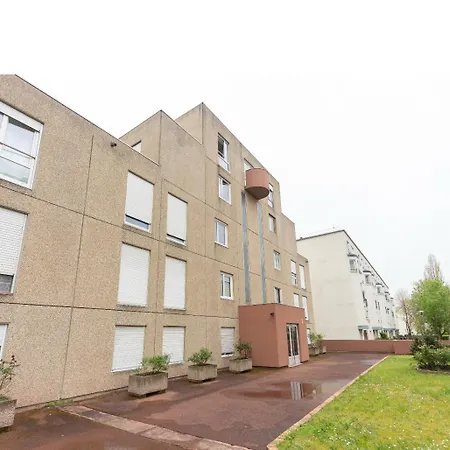 Homestay Orange 4 Courcouronnes
